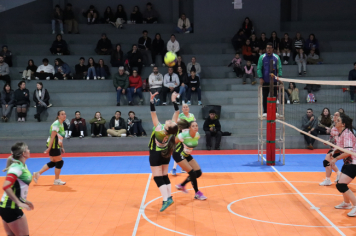 Foto - CAMPEONATO MUNICIPAL DE VÔLEI FEMININO 