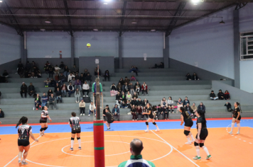 Foto - CAMPEONATO MUNICIPAL DE VÔLEI FEMININO 