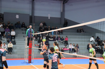 Foto - CAMPEONATO MUNICIPAL DE VÔLEI FEMININO 