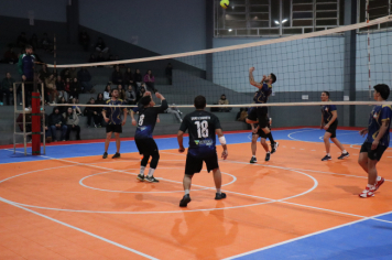 Foto - PREMIAÇÃO DO CAMPEONATO MUNICIPAL DE VÔLEI MASCULINO