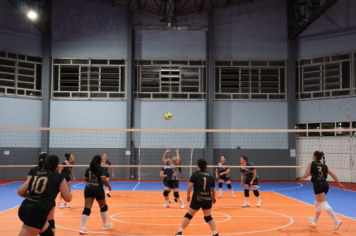Foto - CAMPEONATO MUNICIPAL DE VÔLEI FEMININO 