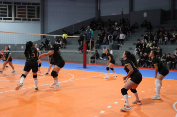 Foto - CAMPEONATO MUNICIPAL DE VÔLEI FEMININO 