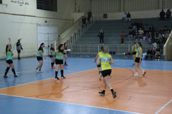 Foto - CAMPEONATO MUNICIPAL DE HANDEBOL FEMININO