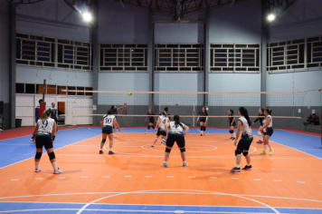 Foto - CAMPEONATO MUNICIPAL DE VÔLEI FEMININO 