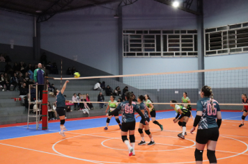 Foto - CAMPEONATO MUNICIPAL DE VÔLEI FEMININO 