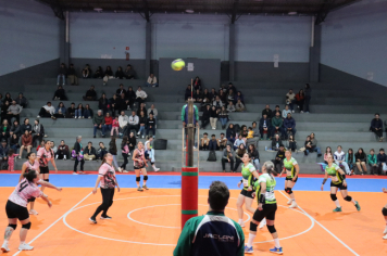 Foto - CAMPEONATO MUNICIPAL DE VÔLEI FEMININO 