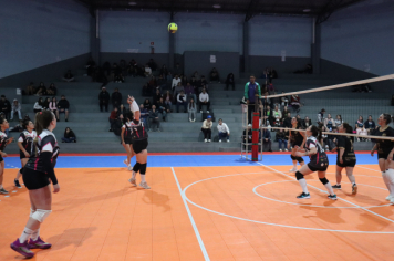 Foto - CAMPEONATO MUNICIPAL DE VÔLEI FEMININO 