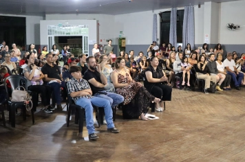 Foto - FORMAÇÃO DOS ALUNOS DE DANÇA GAÚCHA