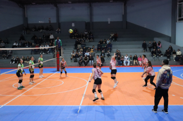 Foto - CAMPEONATO MUNICIPAL DE VÔLEI FEMININO 