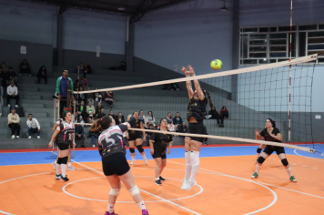 Foto - CAMPEONATO MUNICIPAL DE VÔLEI FEMININO 