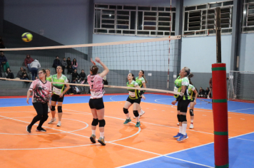 Foto - CAMPEONATO MUNICIPAL DE VÔLEI FEMININO 