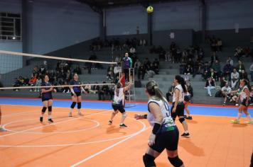 Foto - CAMPEONATO MUNICIPAL DE VÔLEI FEMININO 