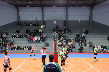 Foto - CAMPEONATO MUNICIPAL DE VÔLEI FEMININO 
