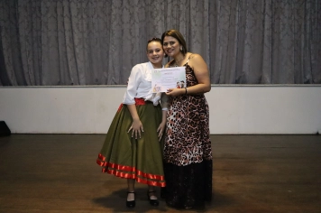 Foto - FORMAÇÃO DOS ALUNOS DE DANÇA GAÚCHA