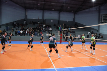 Foto - CAMPEONATO MUNICIPAL DE VÔLEI FEMININO 