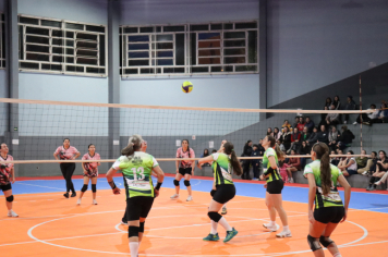 Foto - CAMPEONATO MUNICIPAL DE VÔLEI FEMININO 