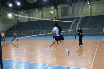 Foto - SELETIVA DE VOLEIBOL FEMINO