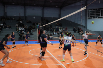 Foto - CAMPEONATO MUNICIPAL DE VÔLEI FEMININO 