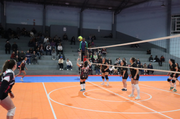 Foto - CAMPEONATO MUNICIPAL DE VÔLEI FEMININO 