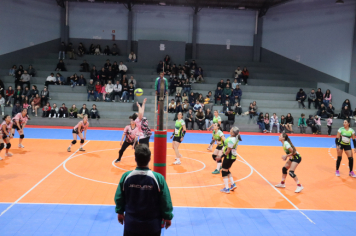 Foto - CAMPEONATO MUNICIPAL DE VÔLEI FEMININO 