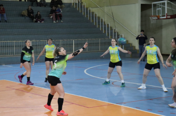 Foto - CAMPEONATO MUNICIPAL DE HANDEBOL FEMININO