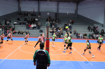 Foto - CAMPEONATO MUNICIPAL DE VÔLEI FEMININO 