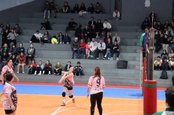 Foto - CAMPEONATO MUNICIPAL DE VÔLEI FEMININO 