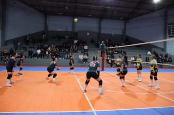 Foto - CAMPEONATO MUNICIPAL DE VÔLEI FEMININO 