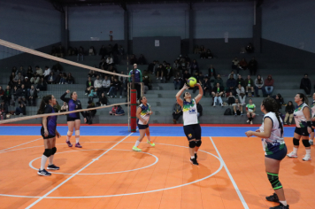 Foto - CAMPEONATO MUNICIPAL DE VÔLEI FEMININO 