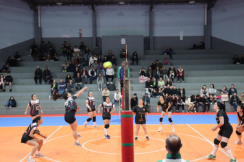 Foto - CAMPEONATO MUNICIPAL DE VÔLEI FEMININO 