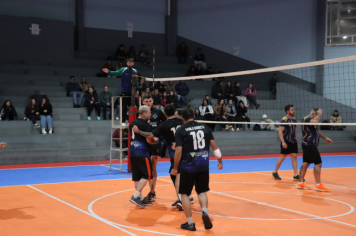 Foto - PREMIAÇÃO DO CAMPEONATO MUNICIPAL DE VÔLEI MASCULINO