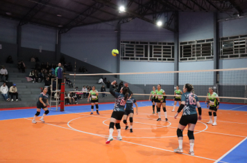 Foto - CAMPEONATO MUNICIPAL DE VÔLEI FEMININO 