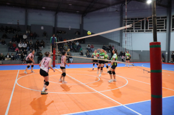 Foto - CAMPEONATO MUNICIPAL DE VÔLEI FEMININO 