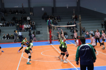 Foto - CAMPEONATO MUNICIPAL DE VÔLEI FEMININO 