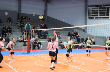 Foto - CAMPEONATO MUNICIPAL DE VÔLEI FEMININO 