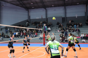 Foto - CAMPEONATO MUNICIPAL DE VÔLEI FEMININO 