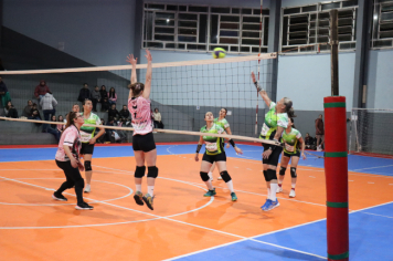 Foto - CAMPEONATO MUNICIPAL DE VÔLEI FEMININO 