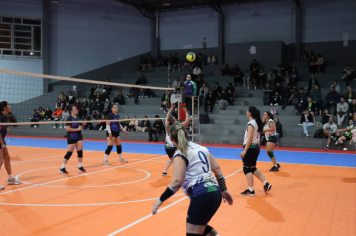 Foto - CAMPEONATO MUNICIPAL DE VÔLEI FEMININO 