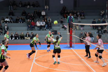 Foto - CAMPEONATO MUNICIPAL DE VÔLEI FEMININO 