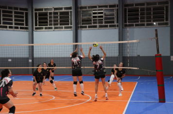 Foto - CAMPEONATO MUNICIPAL DE VÔLEI FEMININO 