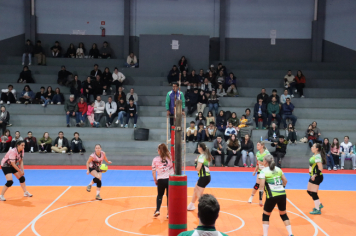 Foto - CAMPEONATO MUNICIPAL DE VÔLEI FEMININO 