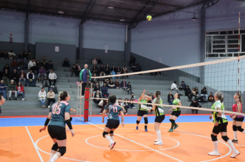 Foto - CAMPEONATO MUNICIPAL DE VÔLEI FEMININO 