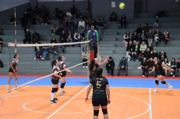 Foto - CAMPEONATO MUNICIPAL DE VÔLEI FEMININO 
