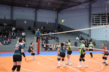 Foto - CAMPEONATO MUNICIPAL DE VÔLEI FEMININO 
