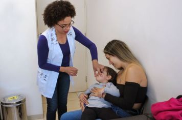 Cerca de 450 crianças foram imunizadas contra Paralisia Infantil no Dia D. Campanha segue até o dia 14