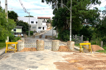 Trecho da Rua Paulo Abrão está interditada para melhorias