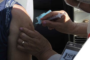 Começa nesta quarta-feira (30) a vacinação de caminhoneiros