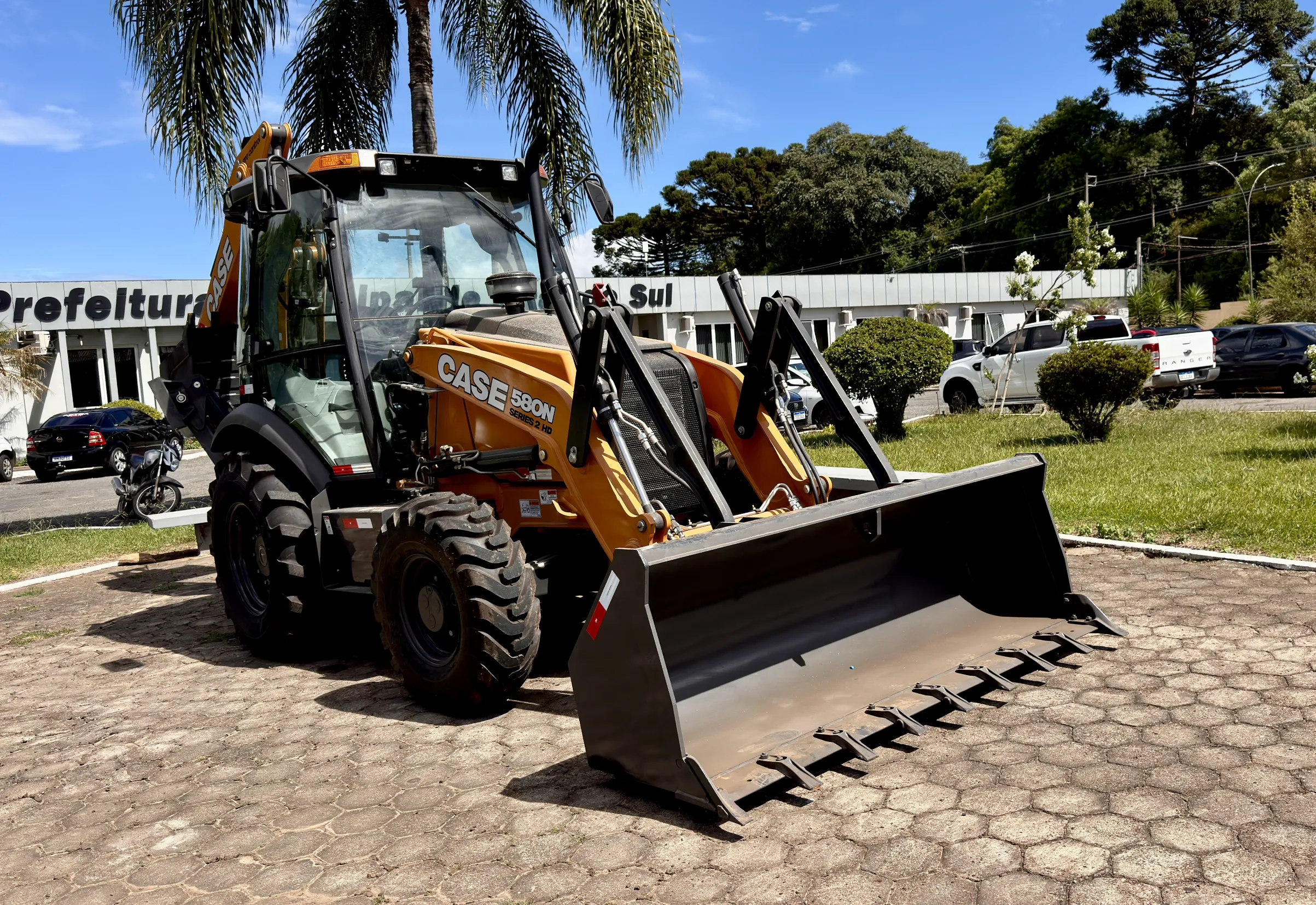 Prefeitura de Piraí do Sul autoriza início da pavimentação da Rua 21 de Abril e investe em novos equipamentos