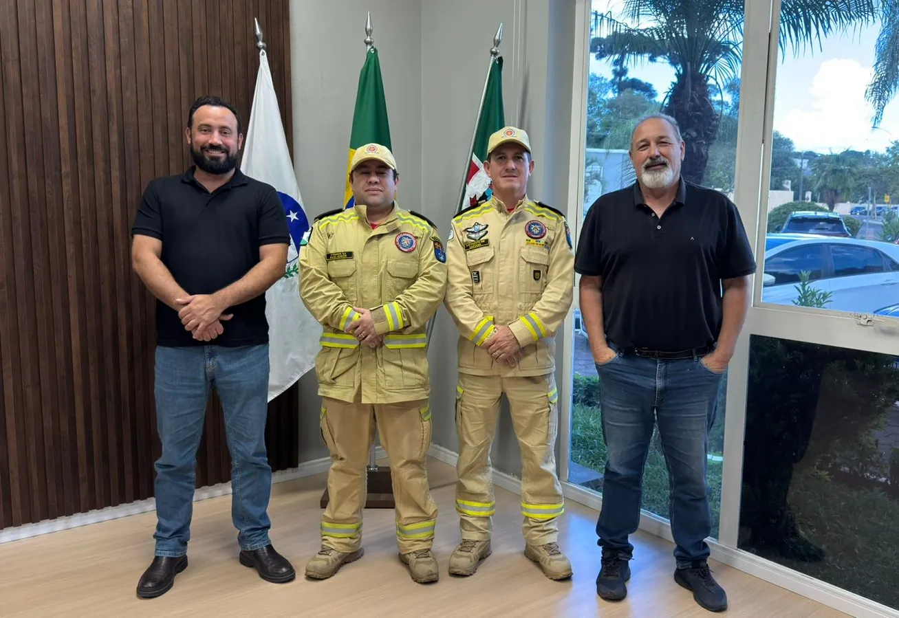Prefeitura de Piraí do Sul recebe novo comandante do Corpo de Bombeiros de Castro e discute ações de prevenção e combate a incêndios