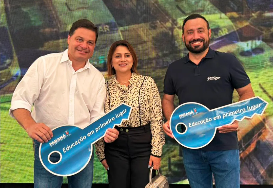 Piraí do Sul recebe dois novos ônibus escolares e reforça  investimento na educação